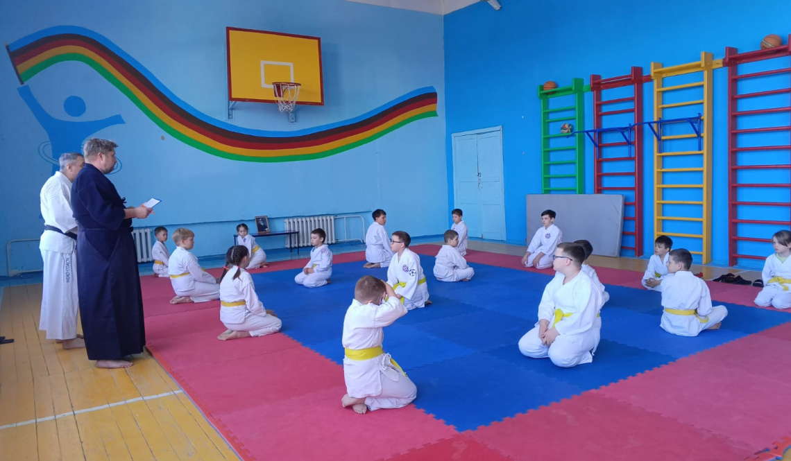 “Мирные воины” и “Самураи” теперь с поясами. В Артемовском прибавилось спортсменов-разрядников боевых искусств